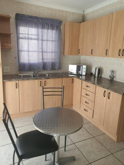 Apartamento Funky Dot Sleeping Spot Kempton Park Exterior foto